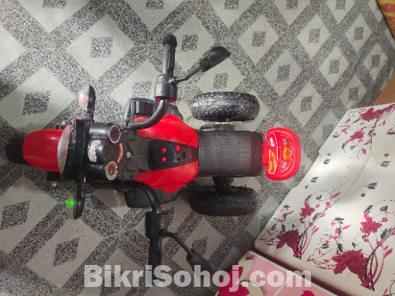 বাচ্চাদের ব্যাটারি চালিত খেলনা গাড়ি